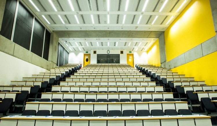 Lecture Theatres Renovated by Lowe Build